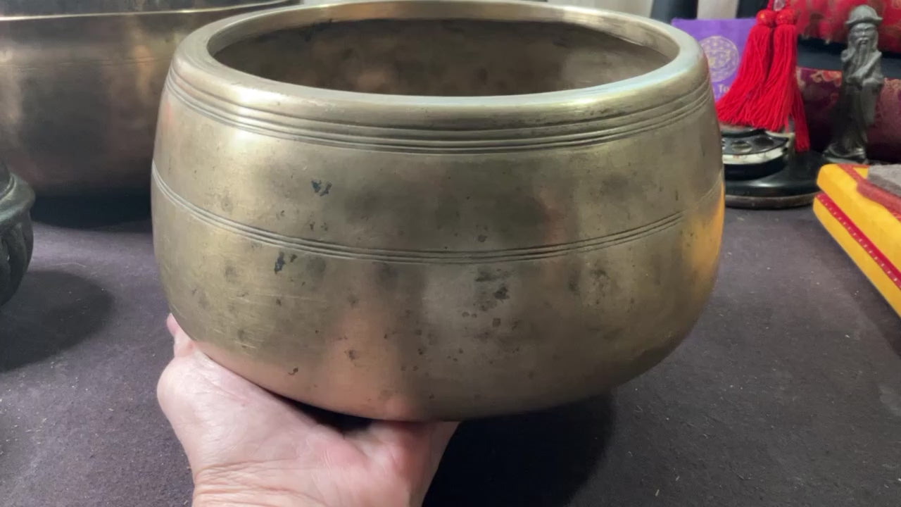 Mani bowl thick 7” D 4